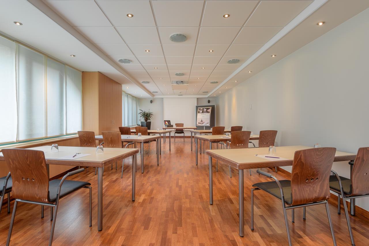 Congress Hotel Mercure Nuernberg An Der Messe Bagian luar foto